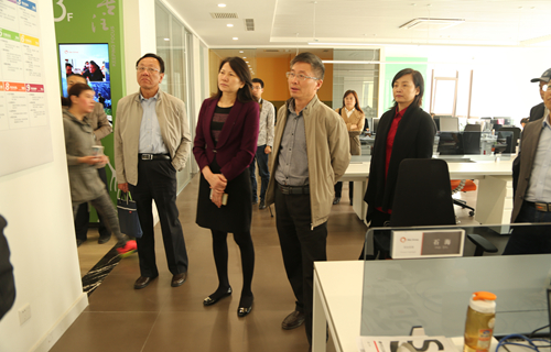 河南科協(xié)領(lǐng)導(dǎo)調(diào)研科技館展項設(shè)計企業(yè)