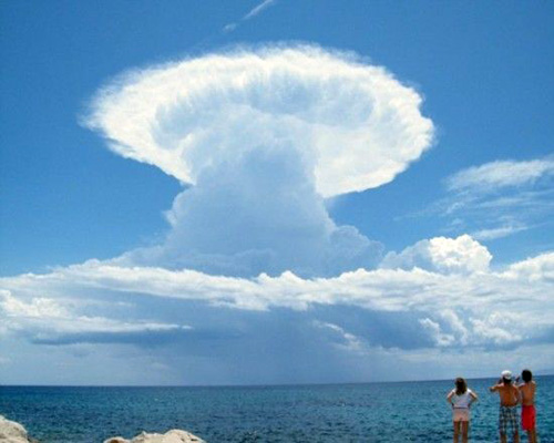 氣象科普館常見展示天氣-->砧狀云